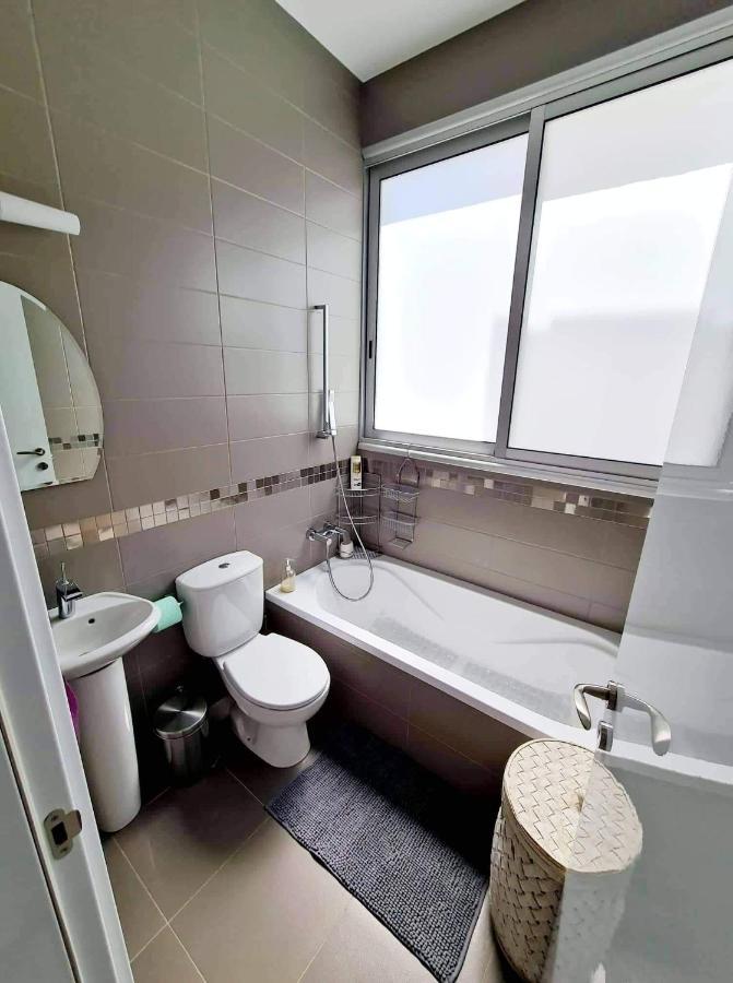 Leonidas Villa Пафос Екстер'єр фото